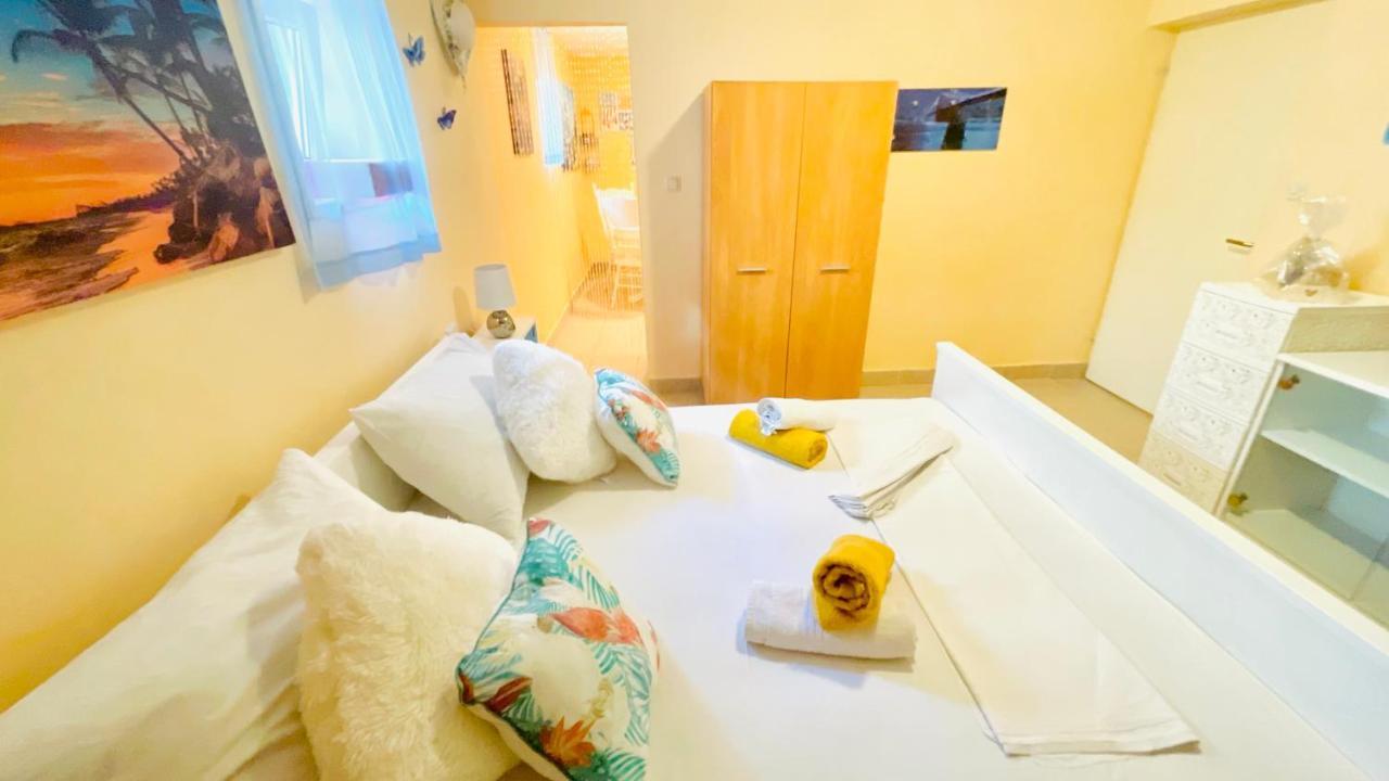 Colorful And Happy Apartment Sukosan - With Parking Exteriér fotografie