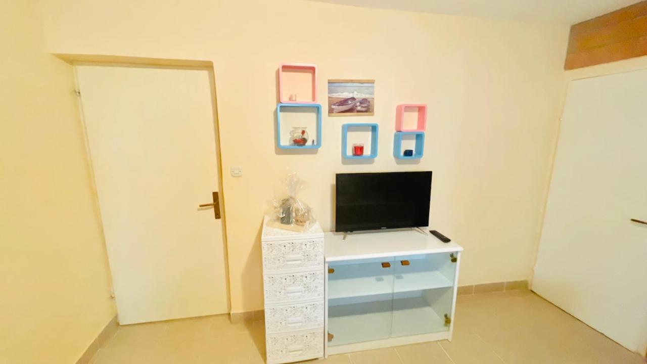 Colorful And Happy Apartment Sukosan - With Parking Exteriér fotografie