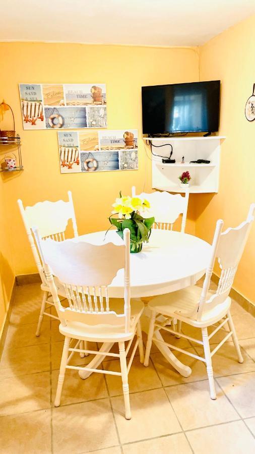 Colorful And Happy Apartment Sukosan - With Parking Exteriér fotografie