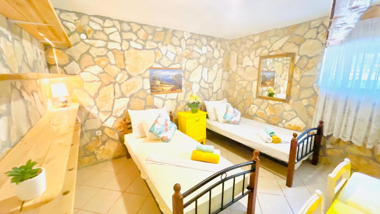 Colorful And Happy Apartment Sukosan - With Parking Exteriér fotografie
